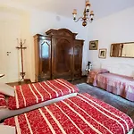 Fausta فندق مبيت وإفطار 4*